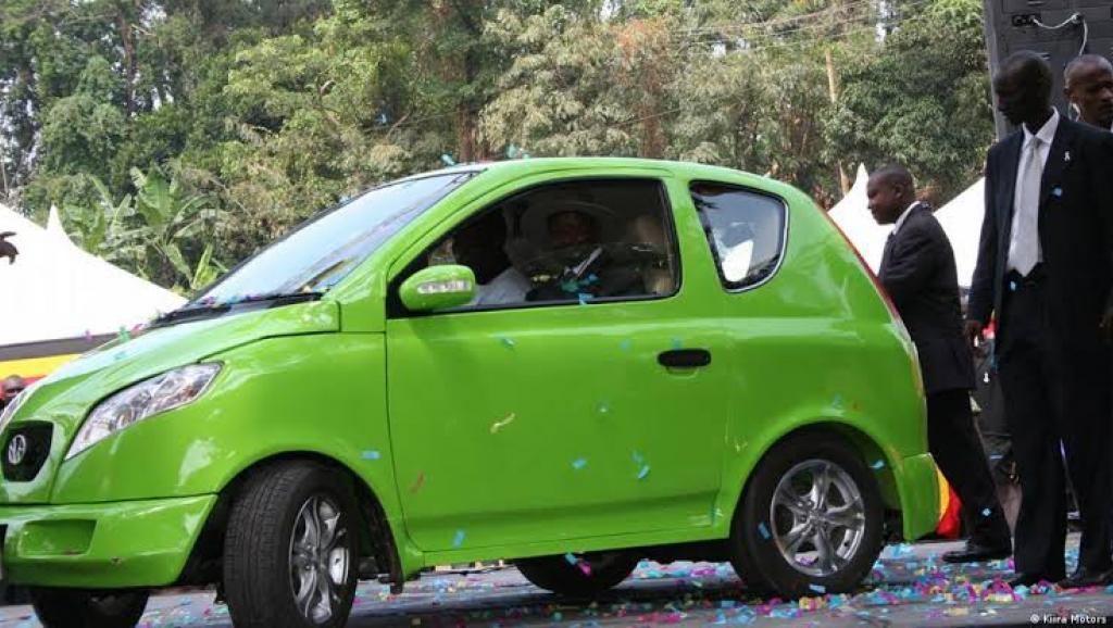 Une Congolaise développe une voiture électrique DeskEco